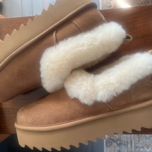 UGG  Tazzellre Chestnut Suede Shearling-Lined  with Cream Fur Collar - Picture 6 of 7